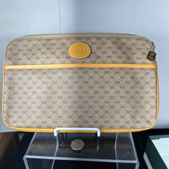 NEW "Vintage" Gucci Clutch with Gucci Hard Paper Box - Picture 13 of 13